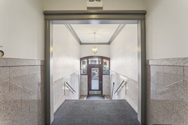 4445 N Magnolia Avenue 3, Chicago, IL 60640