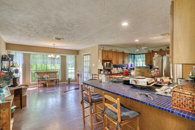 7000 Fm 3060, Midway, TX 75852