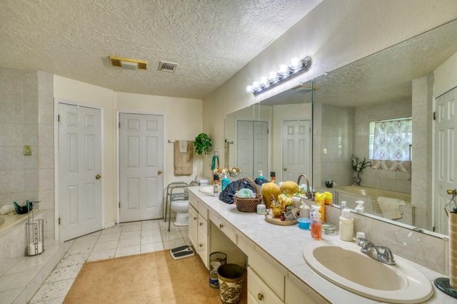 7000 Fm 3060, Midway, TX 75852