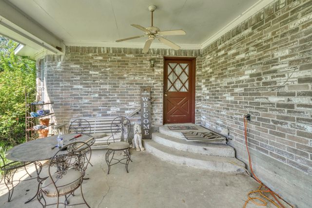 7000 Fm 3060, Midway, TX 75852
