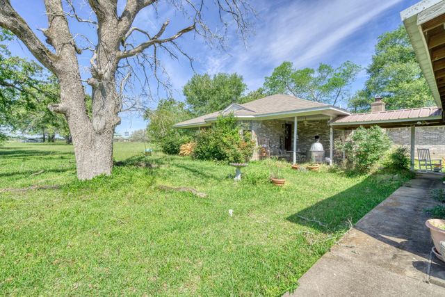 7000 Fm 3060, Midway, TX 75852