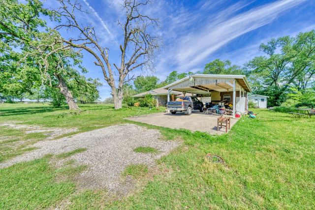 7000 Fm 3060, Midway, TX 75852
