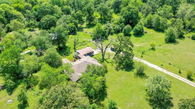 7000 Fm 3060, Midway, TX 75852