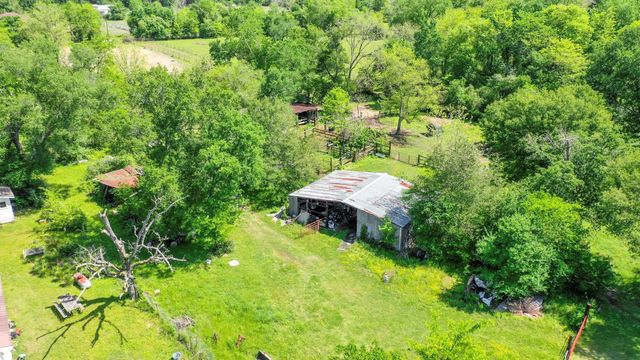 7000 Fm 3060, Midway, TX 75852