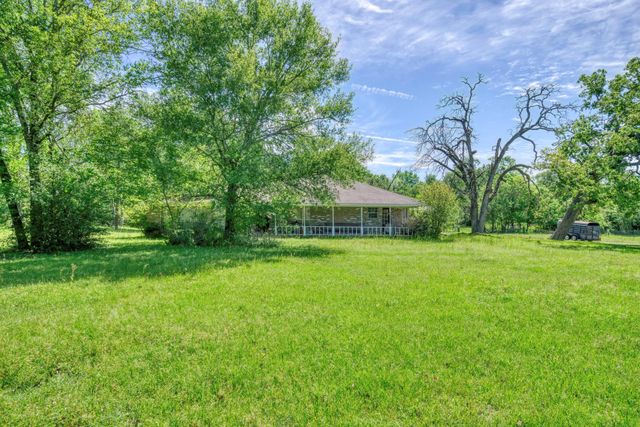 7000 Fm 3060, Midway, TX 75852