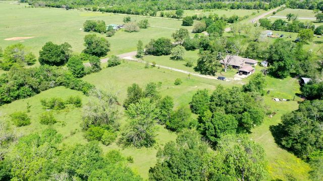 7000 Fm 3060, Midway, TX 75852