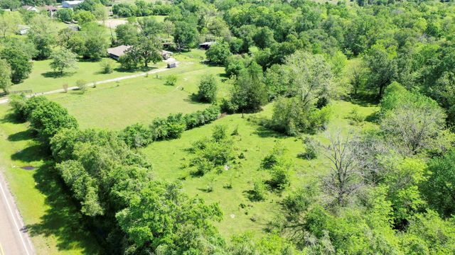 7000 Fm 3060, Midway, TX 75852