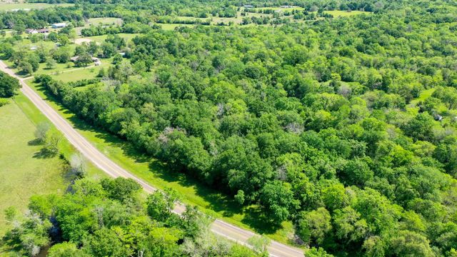 7000 Fm 3060, Midway, TX 75852