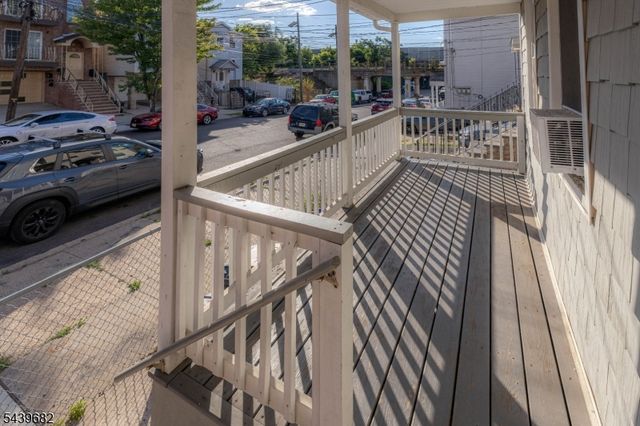 333 Magnolia Ave, Elizabeth City, NJ 07206