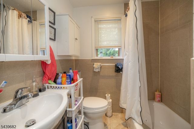 333 Magnolia Ave, Elizabeth City, NJ 07206