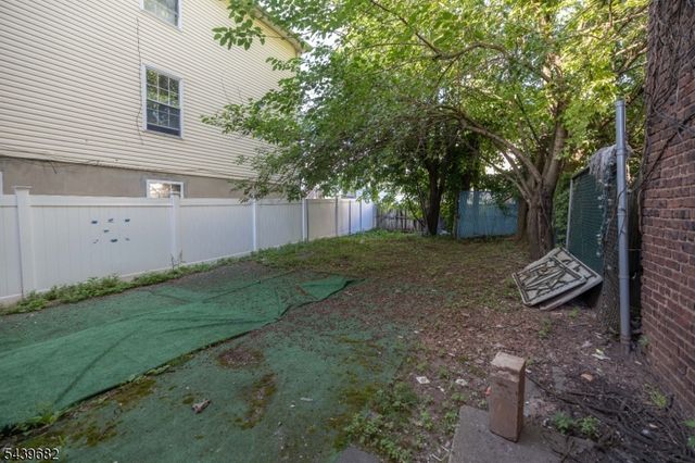 333 Magnolia Ave, Elizabeth City, NJ 07206