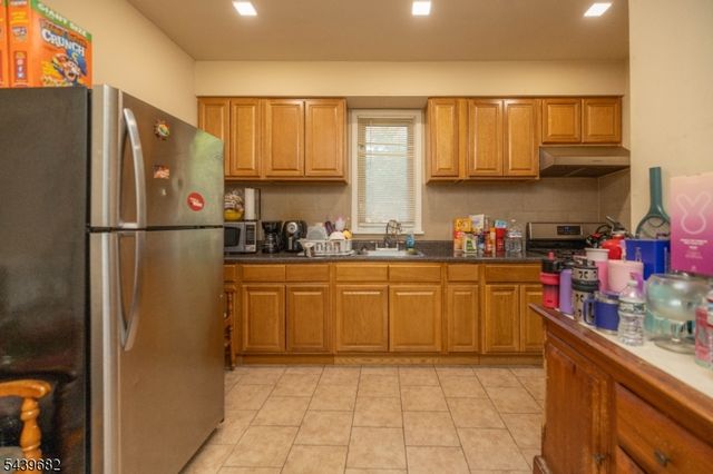 333 Magnolia Ave, Elizabeth City, NJ 07206