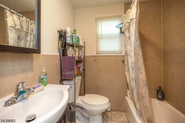 333 Magnolia Ave, Elizabeth City, NJ 07206