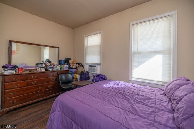 333 Magnolia Ave, Elizabeth City, NJ 07206