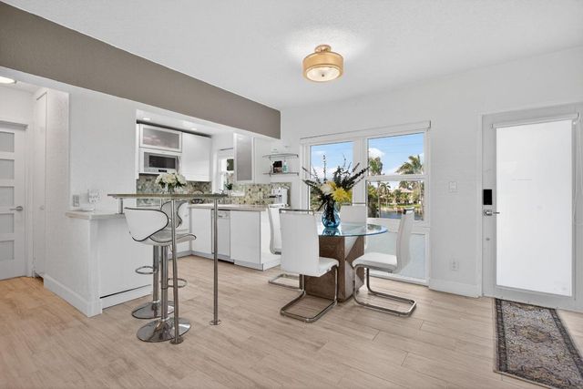 1043 Hillsboro Mile 21c, Hillsboro Beach, FL 33062