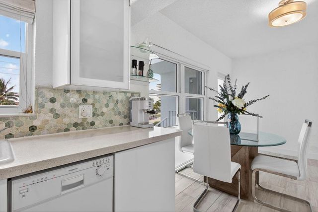 1043 Hillsboro Mile 21c, Hillsboro Beach, FL 33062