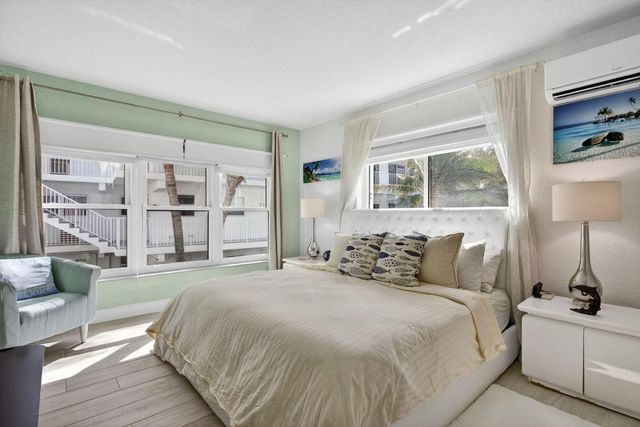 1043 Hillsboro Mile 21c, Hillsboro Beach, FL 33062