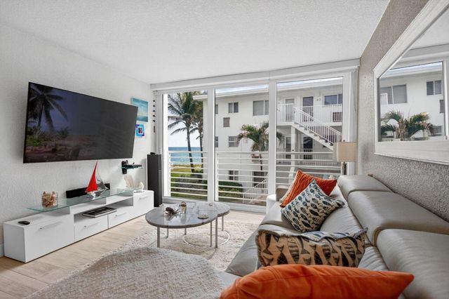 1043 Hillsboro Mile 21c, Hillsboro Beach, FL 33062