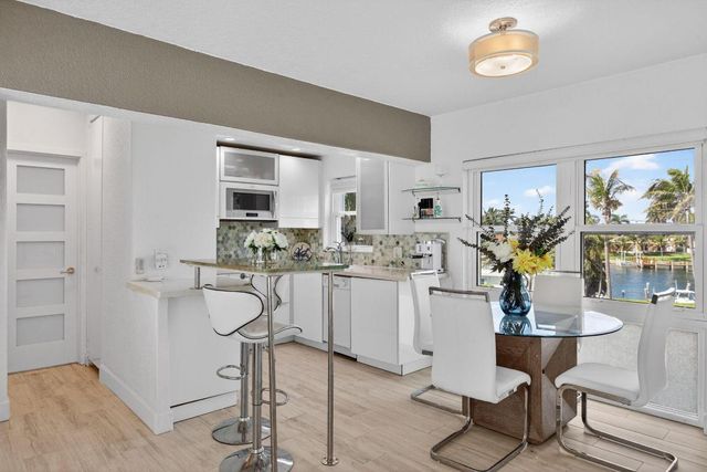 1043 Hillsboro Mile 21c, Hillsboro Beach, FL 33062