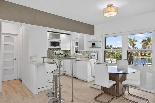 1043 Hillsboro Mile 21c, Hillsboro Beach, FL 33062