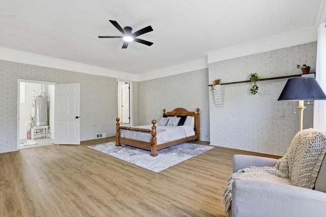 1614 Greenwood Road, Laurens, SC 29360