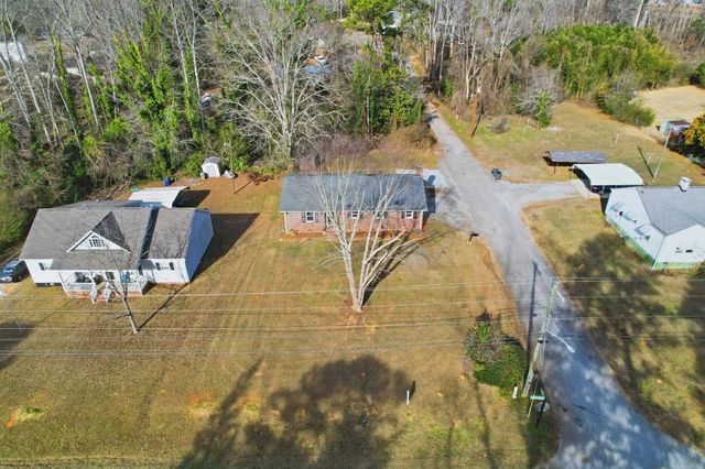 1614 Greenwood Road, Laurens, SC 29360
