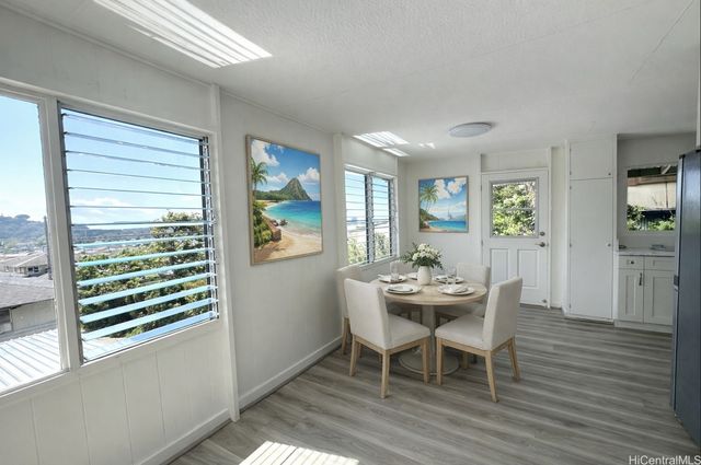 2454 Waolani Avenue A, Honolulu, HI 96817