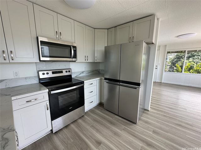 2454 Waolani Avenue A, Honolulu, HI 96817