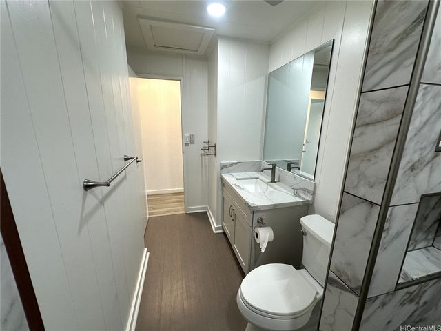 2454 Waolani Avenue A, Honolulu, HI 96817