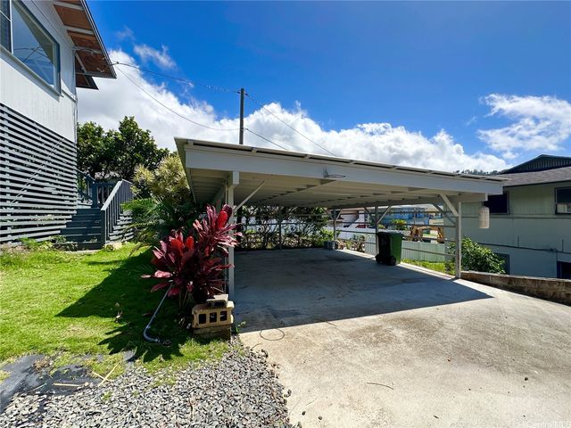 2454 Waolani Avenue A, Honolulu, HI 96817