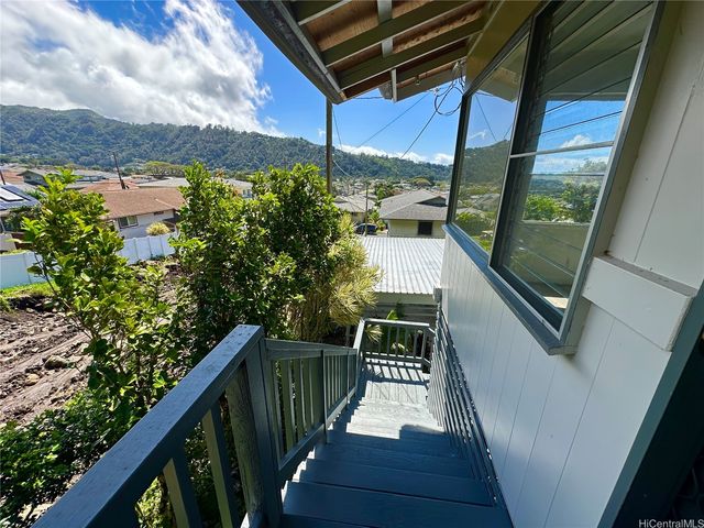 2454 Waolani Avenue A, Honolulu, HI 96817