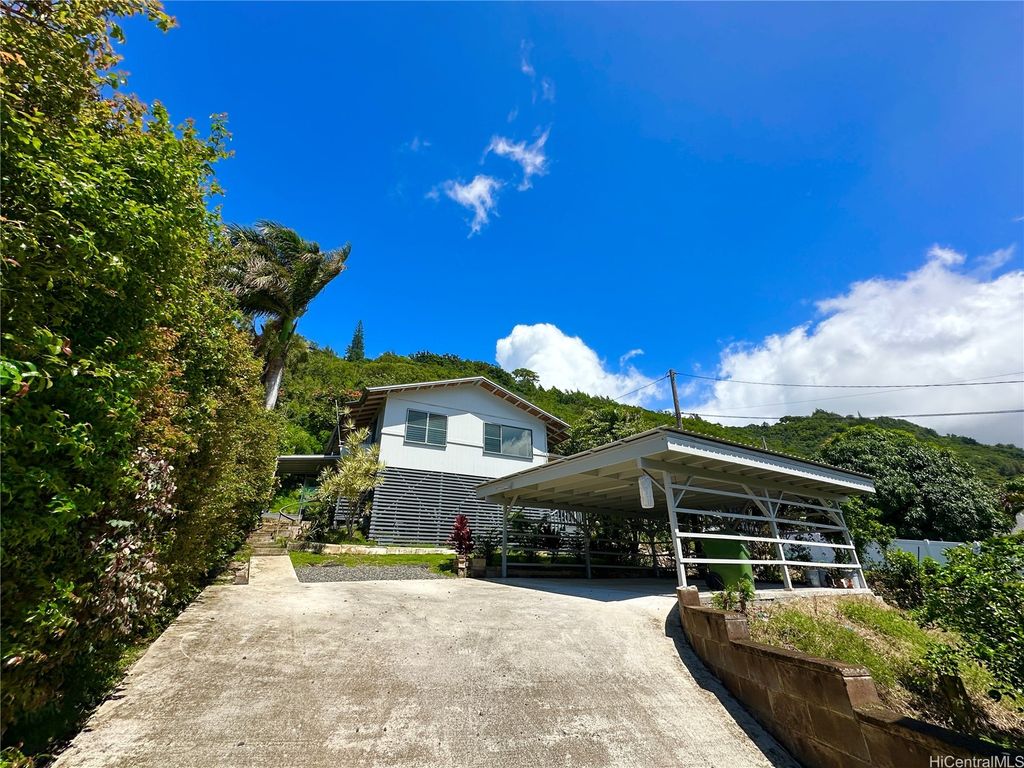 2454 Waolani Avenue A, Honolulu, HI 96817