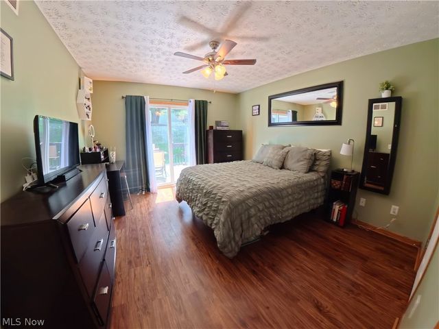 3160 Pondview Drive, Ravenna, OH 44266