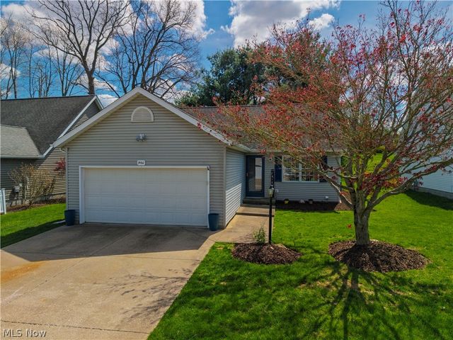 3160 Pondview Drive, Ravenna, OH 44266