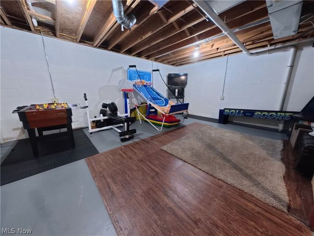 3160 Pondview Drive, Ravenna, OH 44266