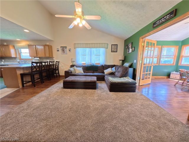 3160 Pondview Drive, Ravenna, OH 44266