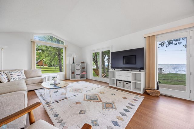 886 S Shore Drive, Detroit Lakes, MN 56501