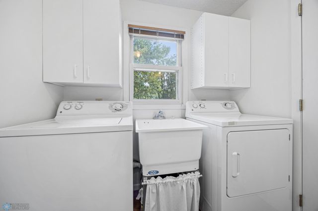 886 S Shore Drive, Detroit Lakes, MN 56501