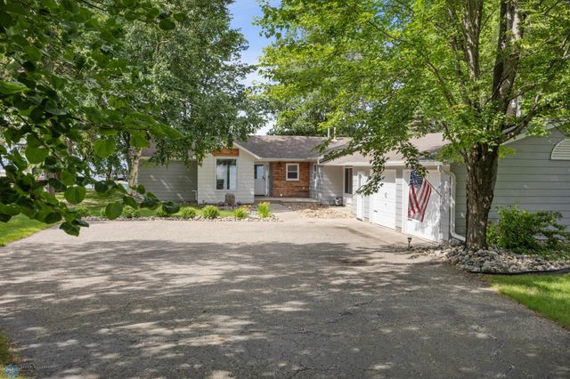 886 S Shore Drive, Detroit Lakes, MN 56501