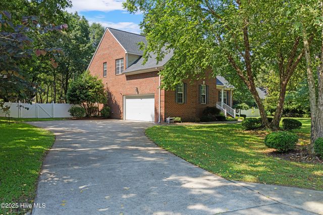 102 Sevendales Drive, Goldsboro, NC 27534