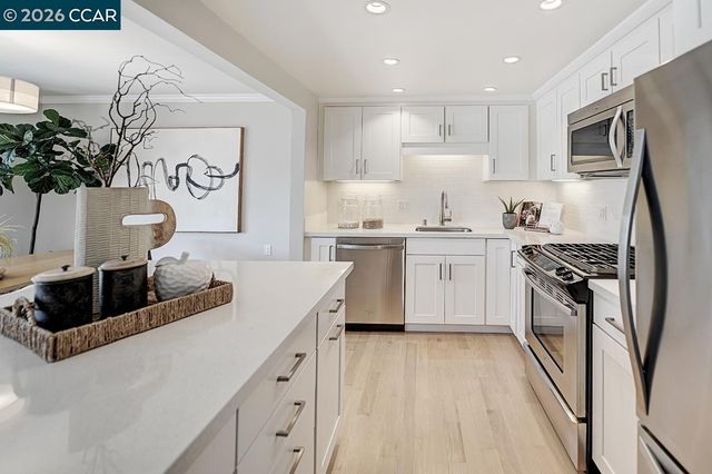 2000 Golden Rain Rd 4, Walnut Creek, CA 94595