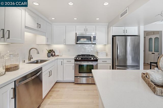 2000 Golden Rain Rd 4, Walnut Creek, CA 94595
