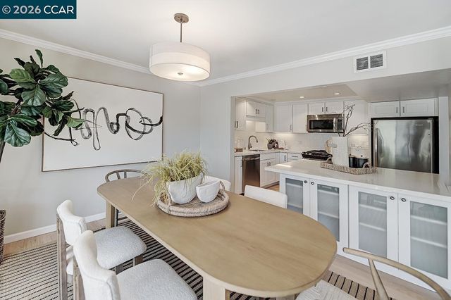 2000 Golden Rain Rd 4, Walnut Creek, CA 94595