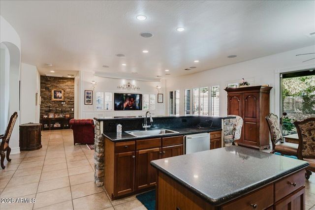 6583 S TERESA Drive, Chandler, AZ 85249