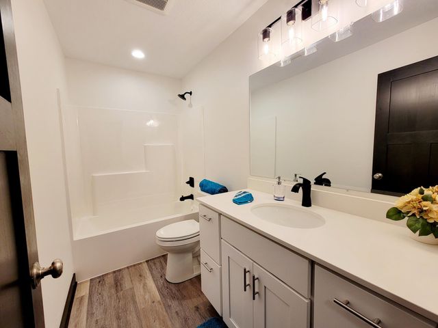 216 Fischer Court NW, Montgomery, MN 56069