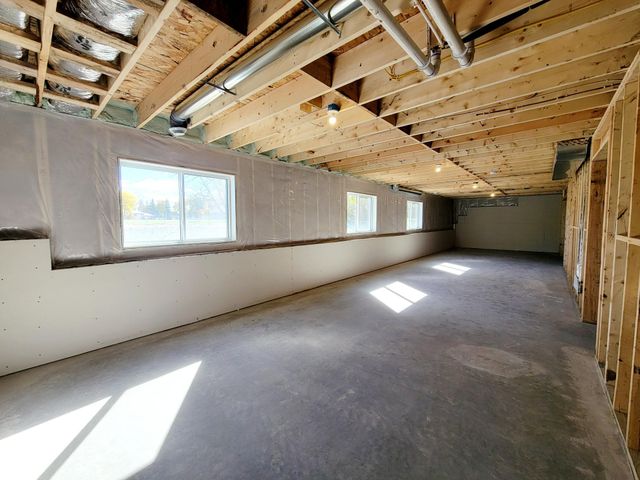 216 Fischer Court NW, Montgomery, MN 56069