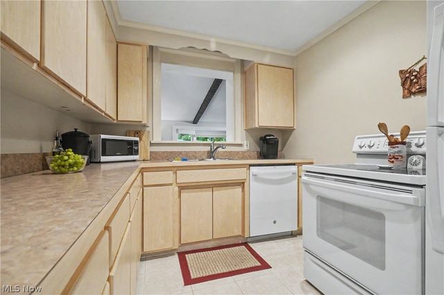 2171 S Belvoir Boulevard, University Heights, OH 44118