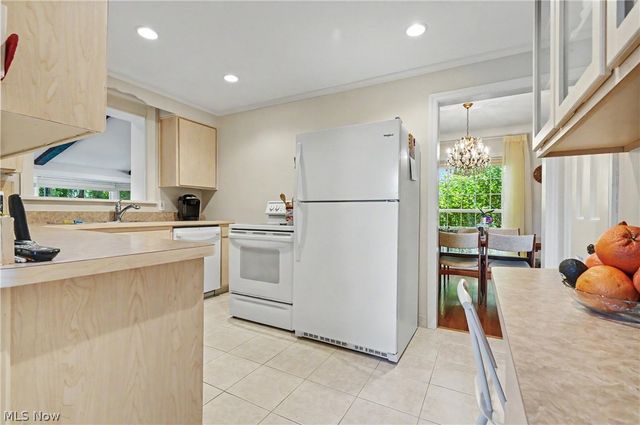 2171 S Belvoir Boulevard, University Heights, OH 44118