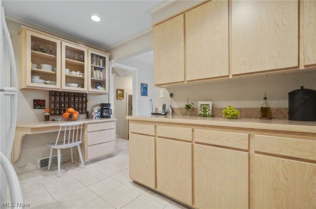 2171 S Belvoir Boulevard, University Heights, OH 44118