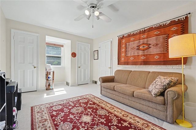 2171 S Belvoir Boulevard, University Heights, OH 44118